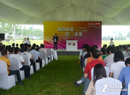 BIRTV2013：巴可发布最小影院DP2K-8S 